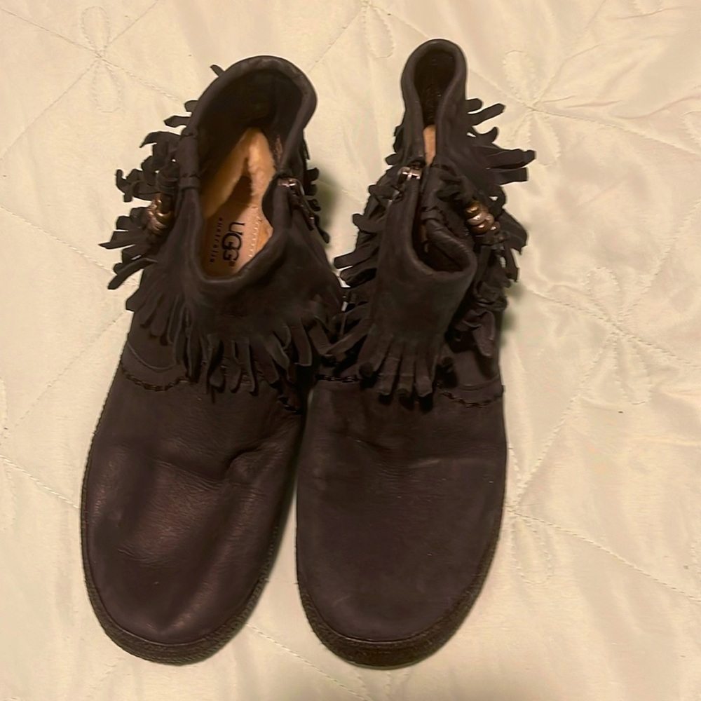 UGG shoes Size 6